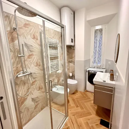 Appartamento Elegant With Balcony Near The Center