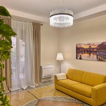 Elegant With Balcony Near The Center Appartamento *
