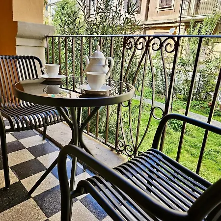 Elegant With Balcony Near The Center Appartamento Roma